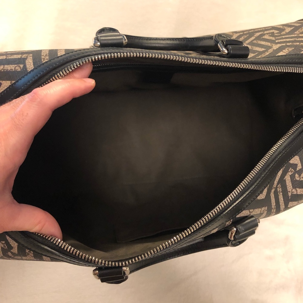 GUCCI GG Supreme Monogram Caleido Duffle Bag - Picture 6 of 7